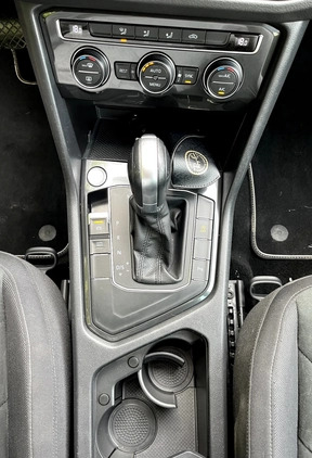 Volkswagen Tiguan cena 95900 przebieg: 144000, rok produkcji 2018 z Ciechanów małe 781